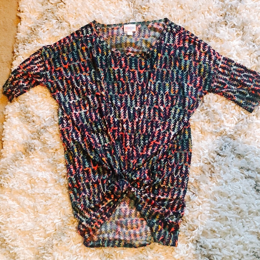 NWOT Lularoe Irma Hi Low top - Picture 3 of 11